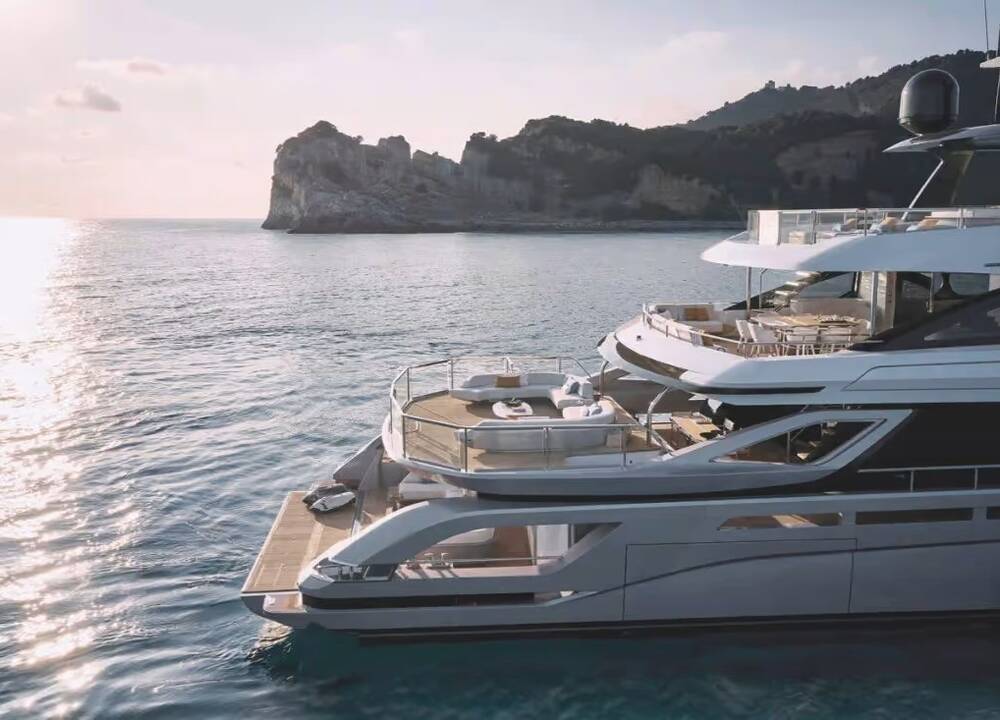 Azimut Grande Trideck. Три палуби + 1