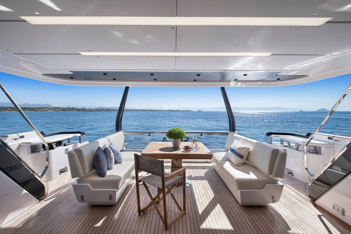 Cockpit dining
