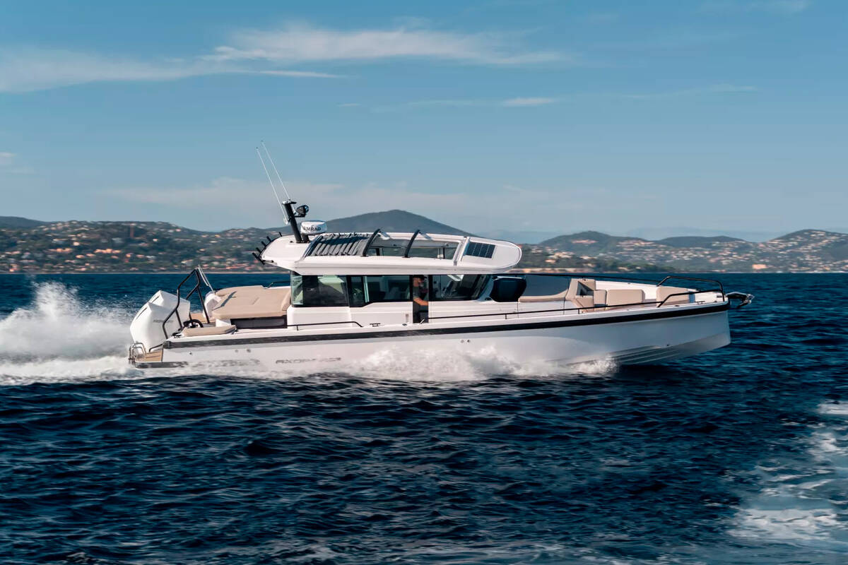 Exterior Axopar 37