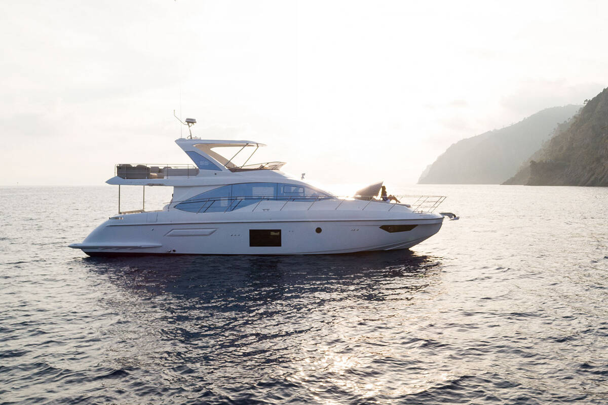 Екстер'єр Azimut 55 Fly 2018