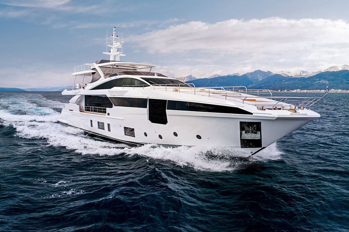 Екстер'єр Azimut Grande 35 METRI