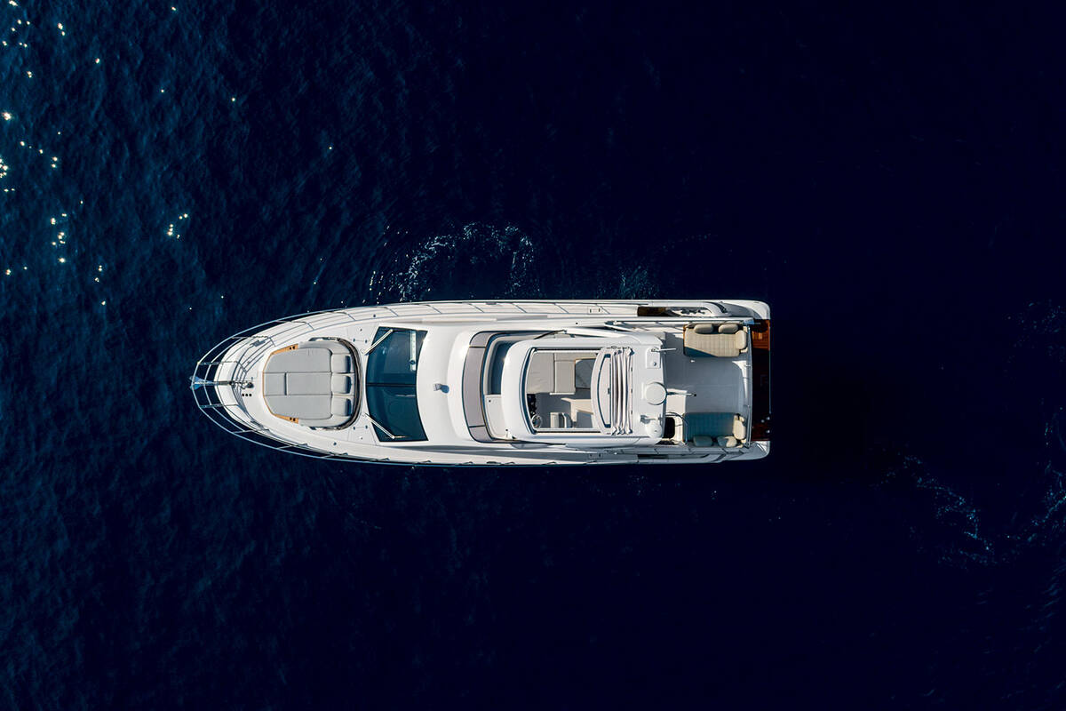 Екстер'єр Azimut 55 Fly 2018