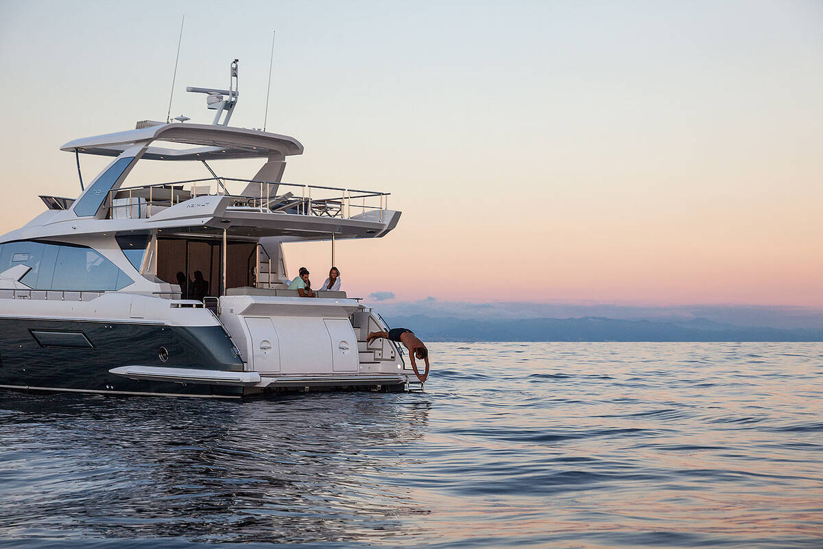 Екстер'єр Azimut Fly 72