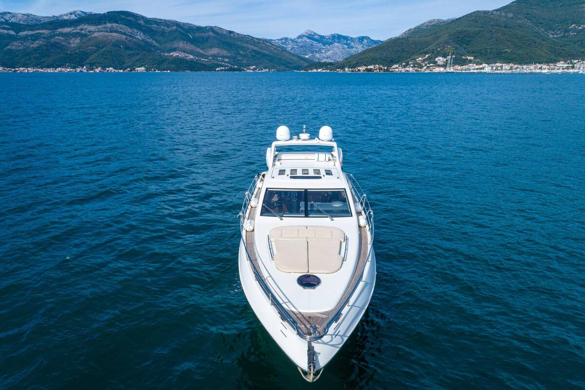 Exterior Azimut 68s