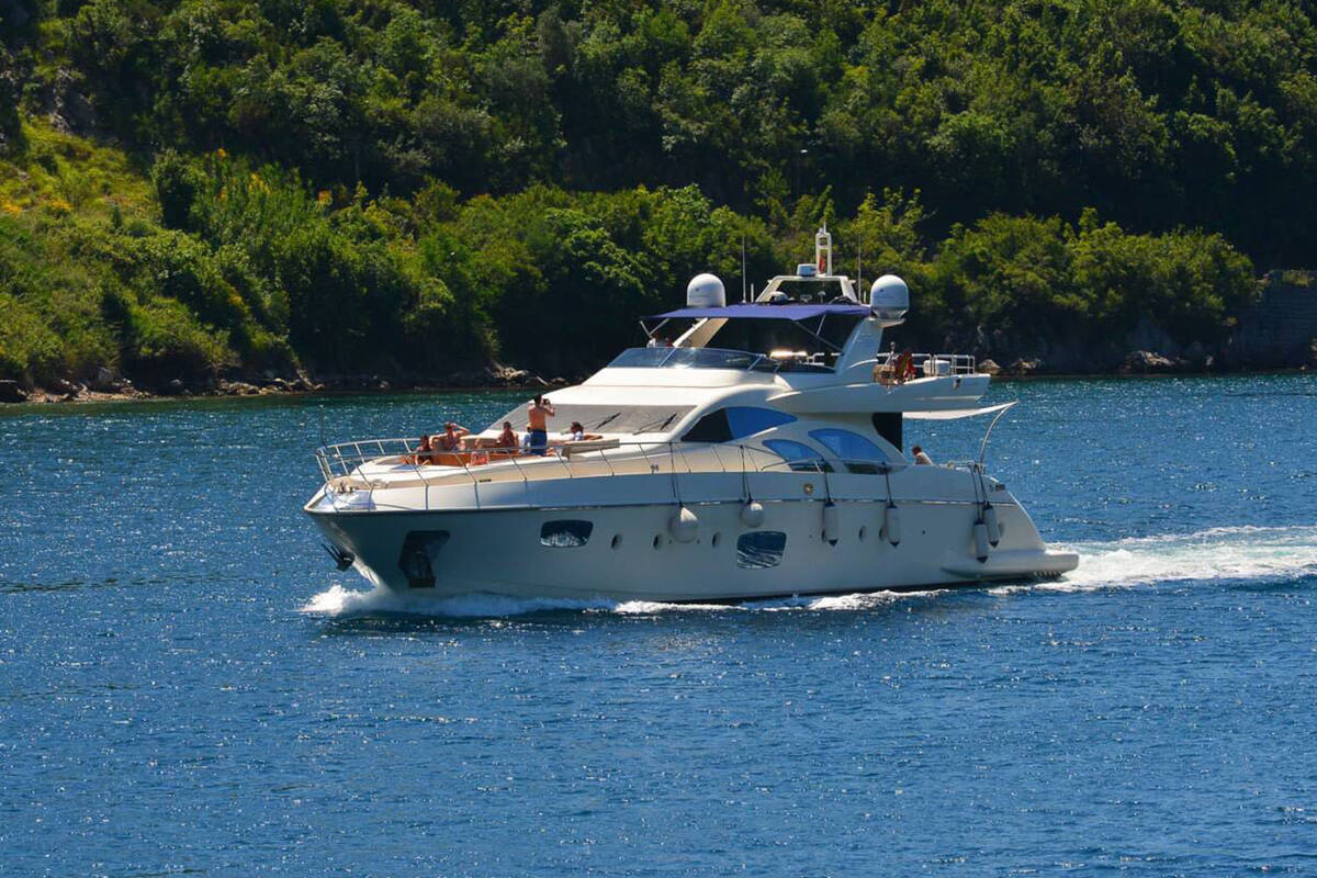 Екстер'єр Azimut 98 Leonardo