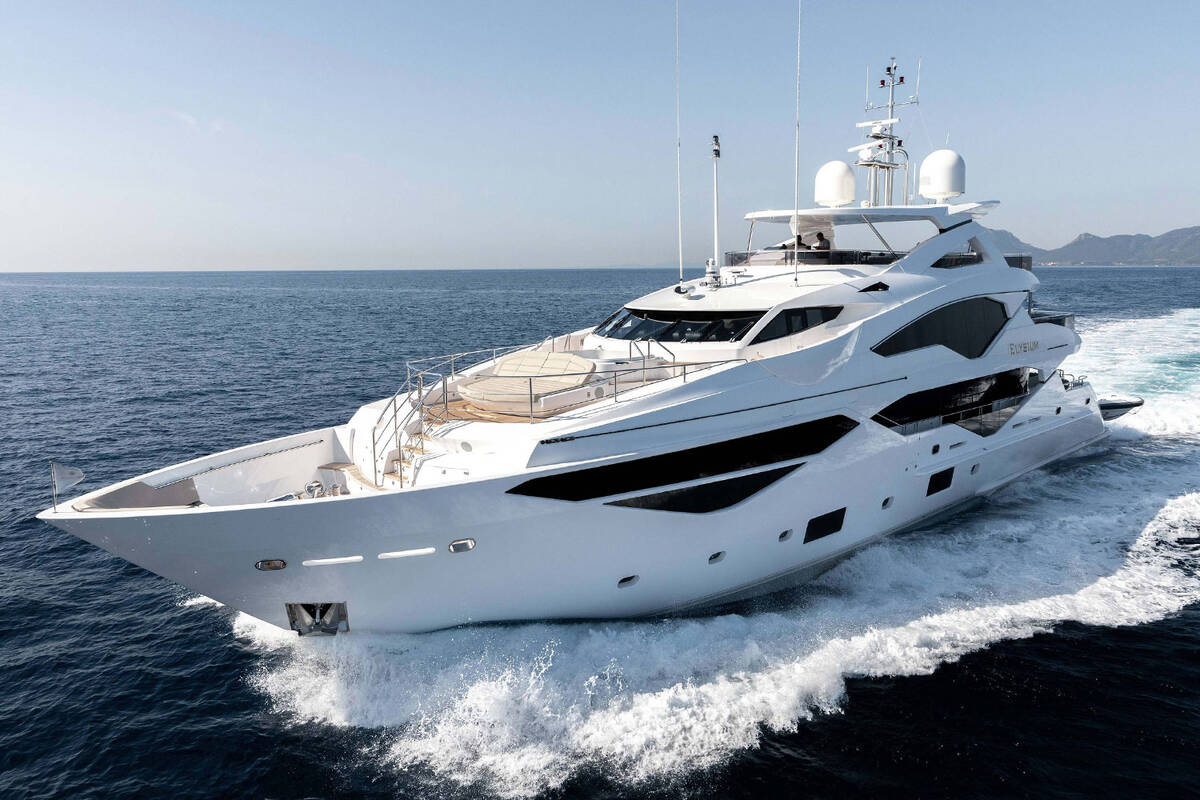 Exterior M/Y ELYSIUM