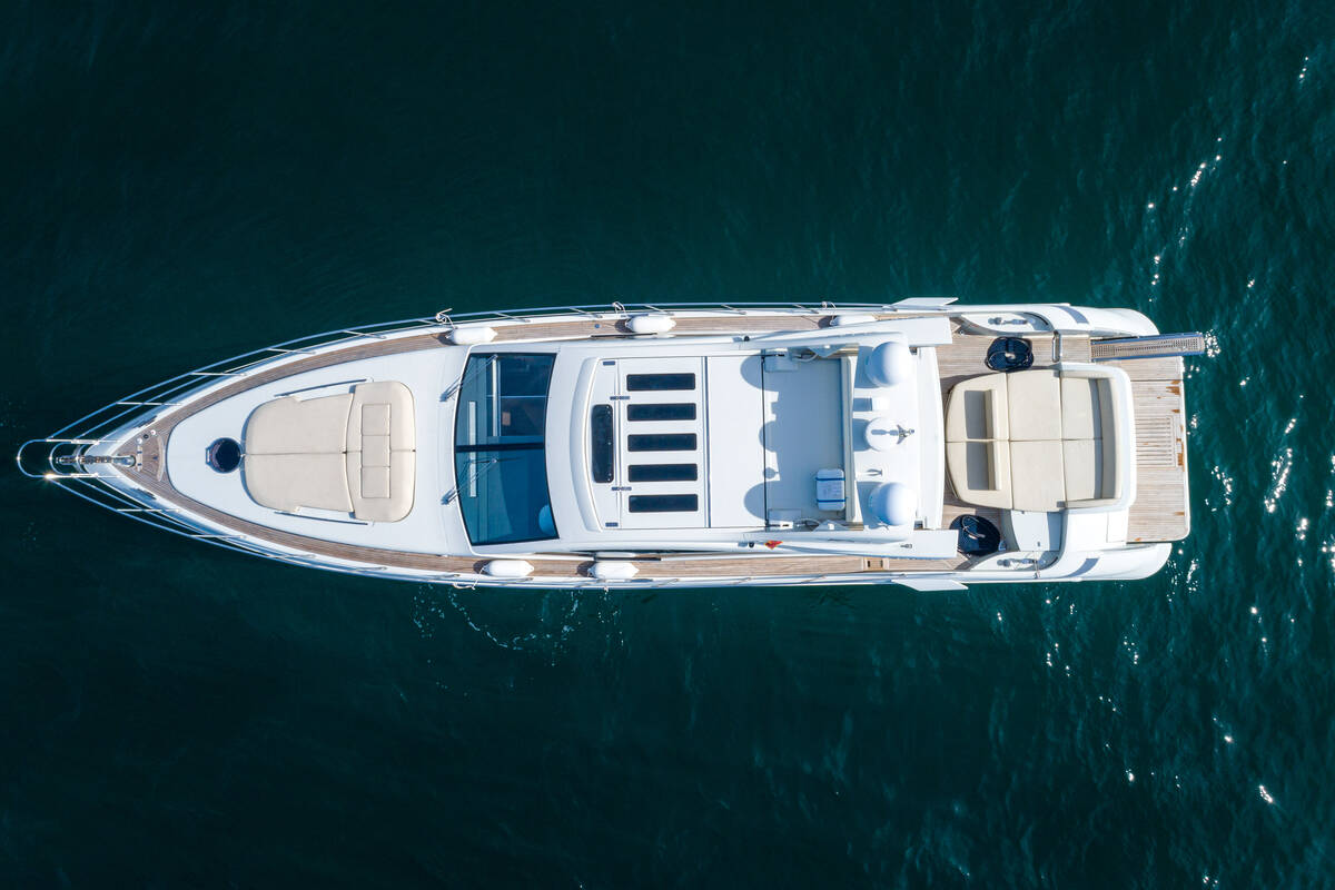 Exterior Azimut 68s