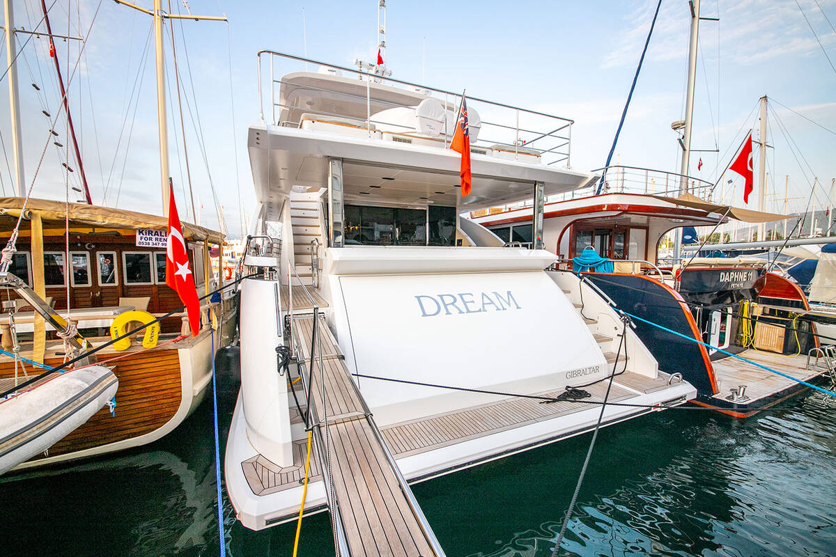 Екстер'єр M/Y DREAM