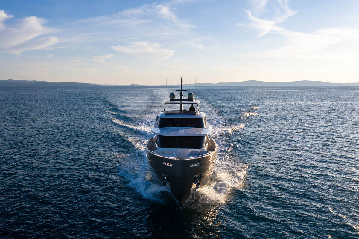Екстер'єр Magellano 25 METRI M/Y OREL