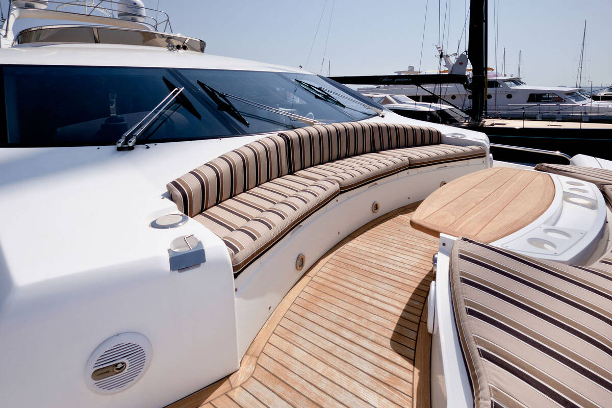 Bow deck