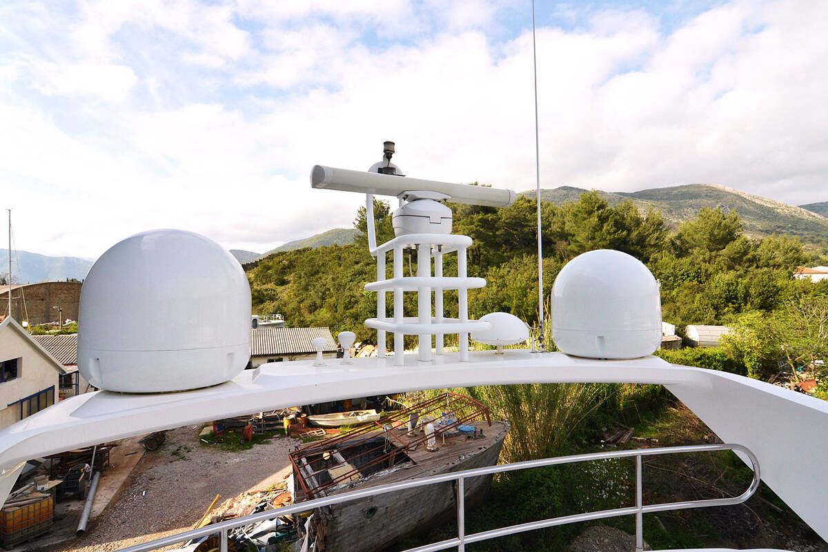 Radar arch