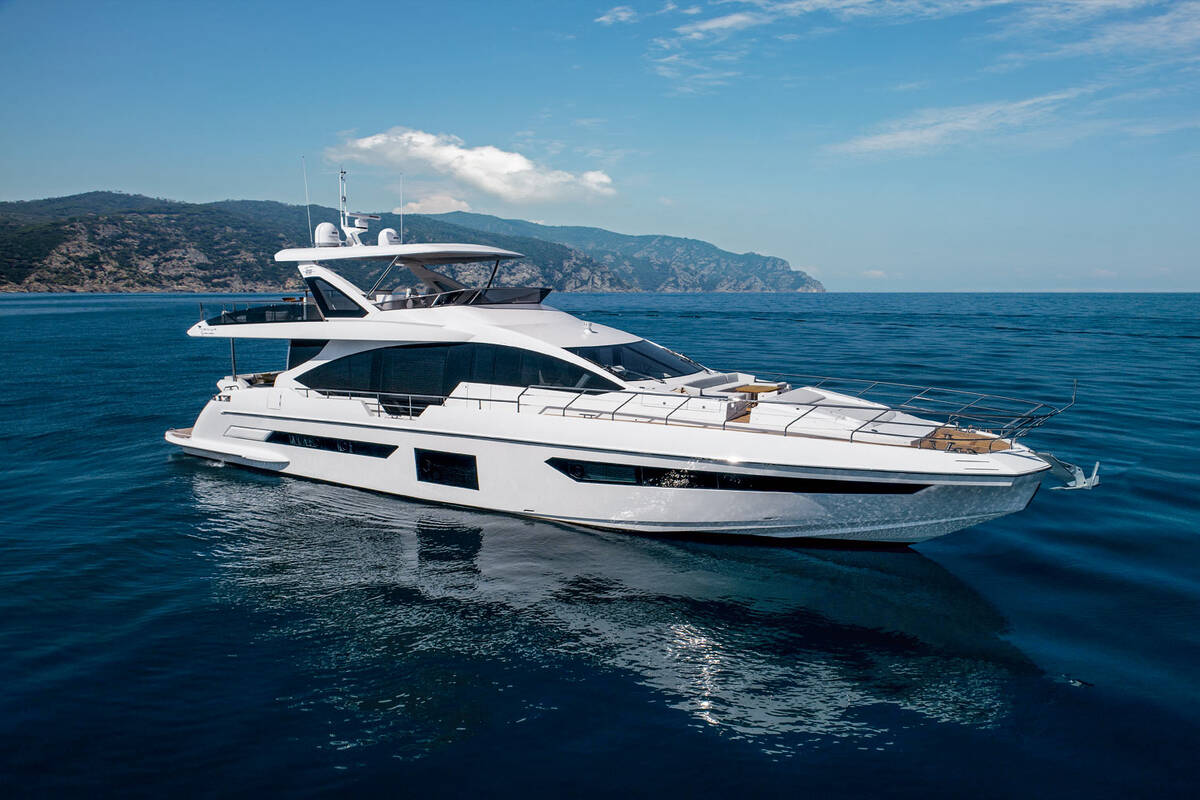 Екстер'єр Azimut Grande 25 METRI
