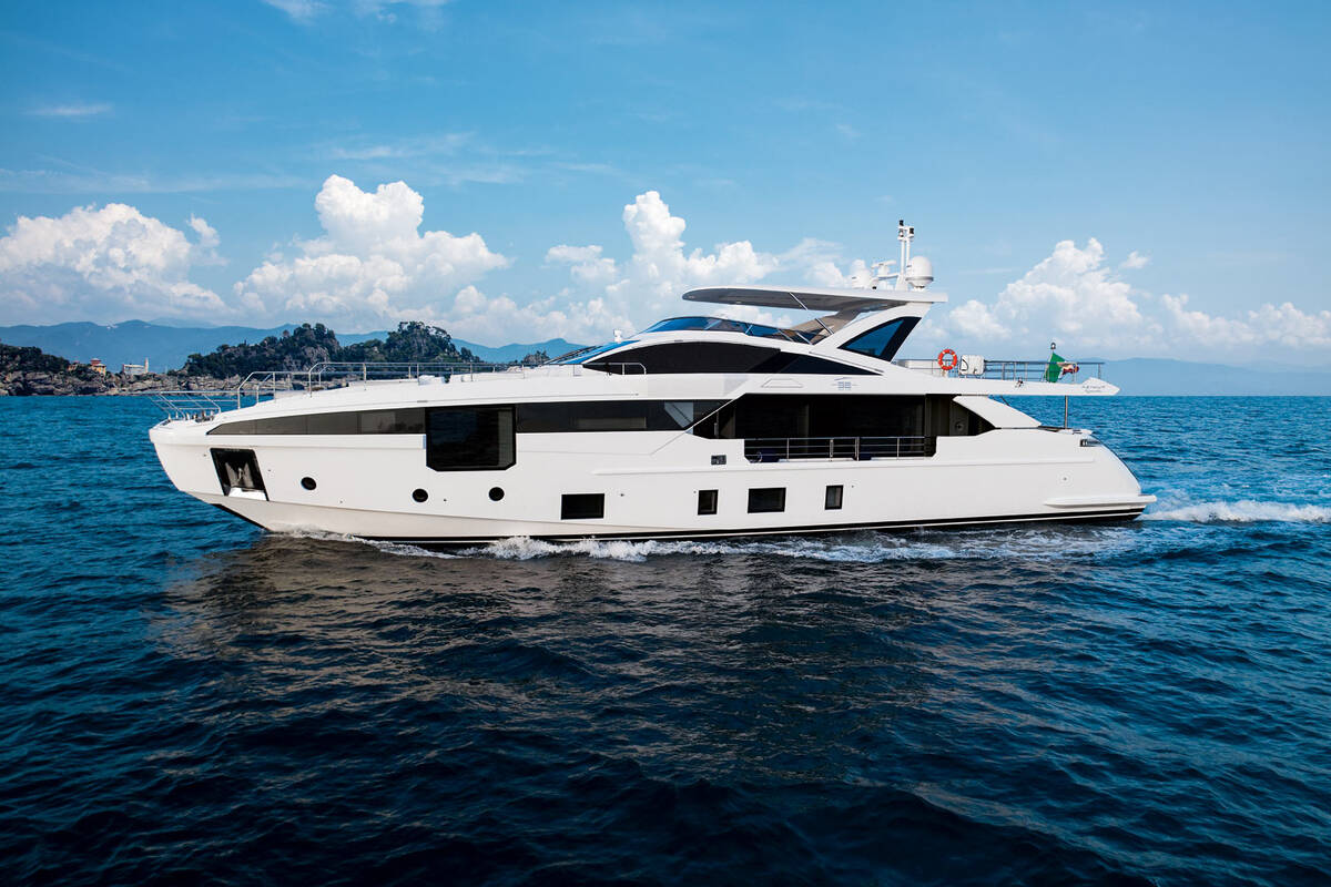Екстер'єр Azimut Grande 32 METRI
