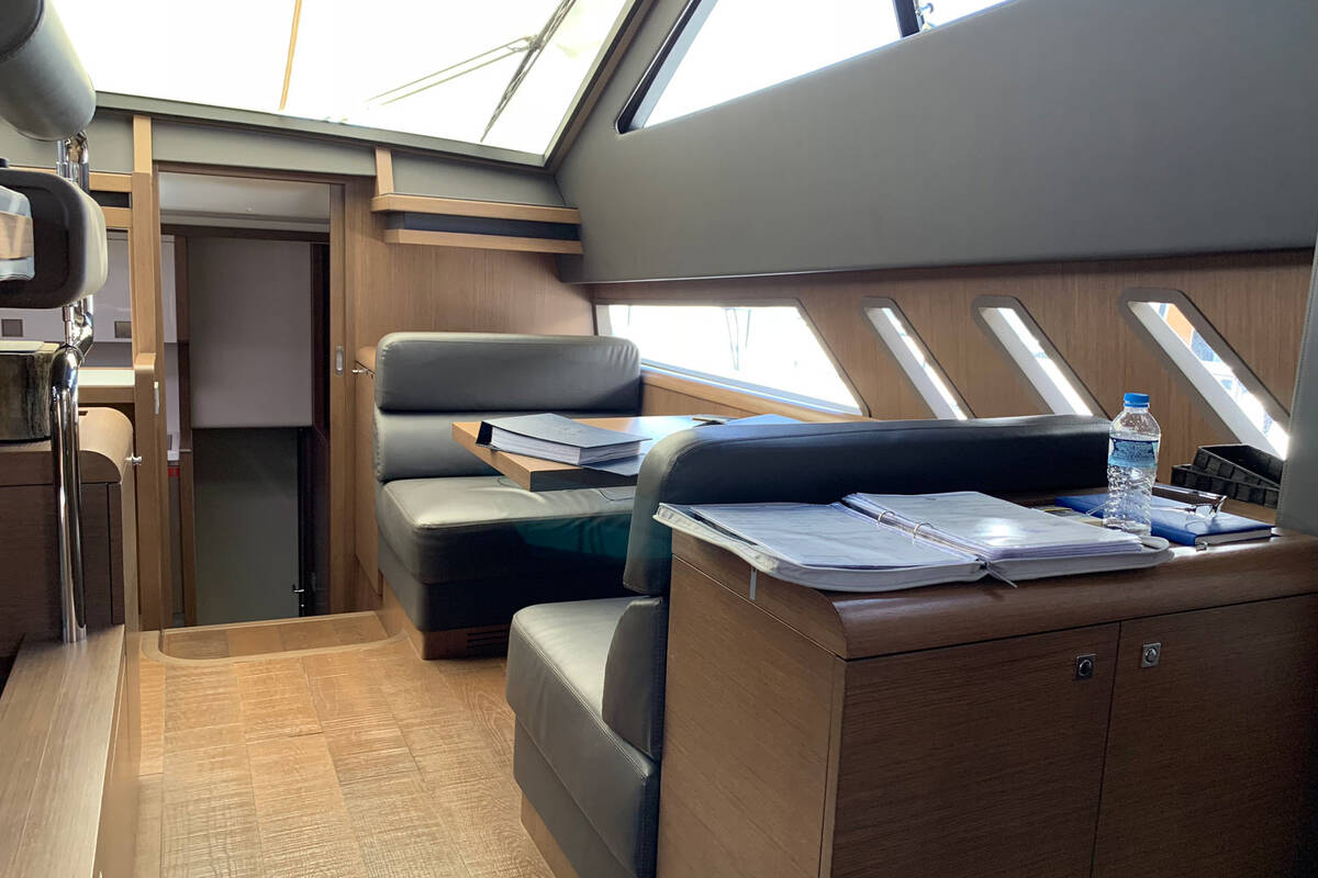 Sitting area, near the helm station