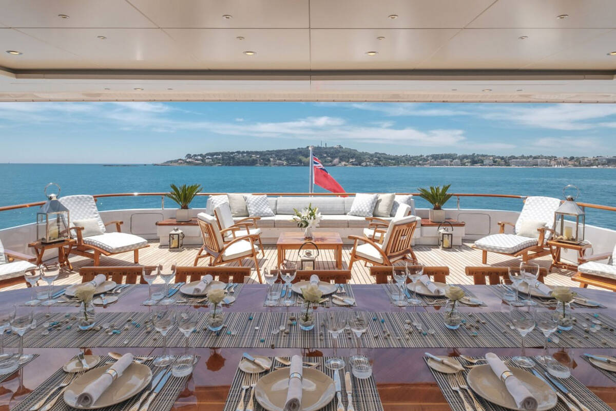 Dining area on upper deck 