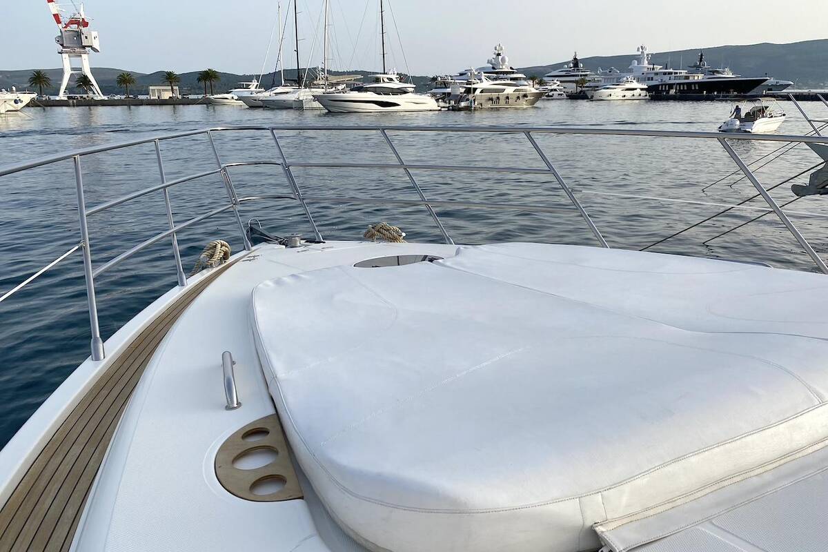 Bow deck