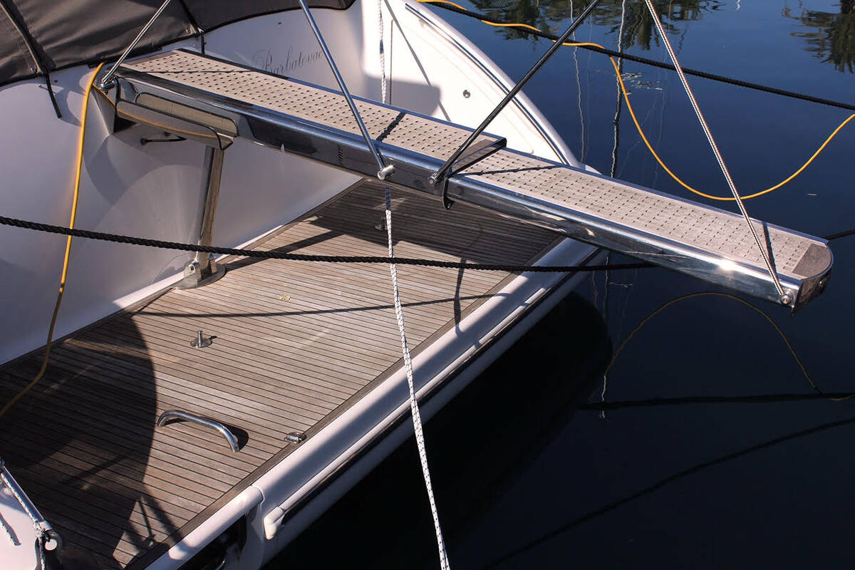 Swimming platform and gangway