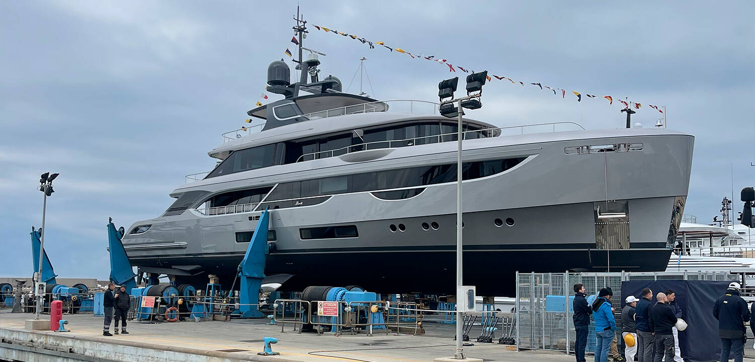 Benetti Oasis 40M