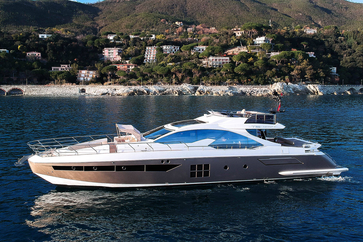 Azimut 77S