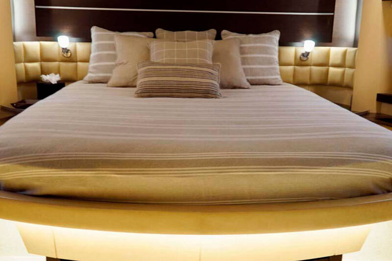 The master stateroom of the Azimut 86S