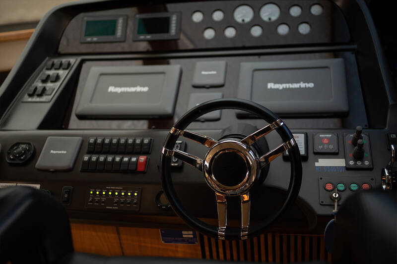 Helm station