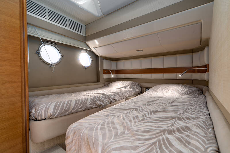 Guest cabin