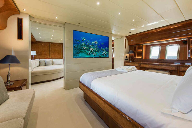 Master cabin M/Y CITA