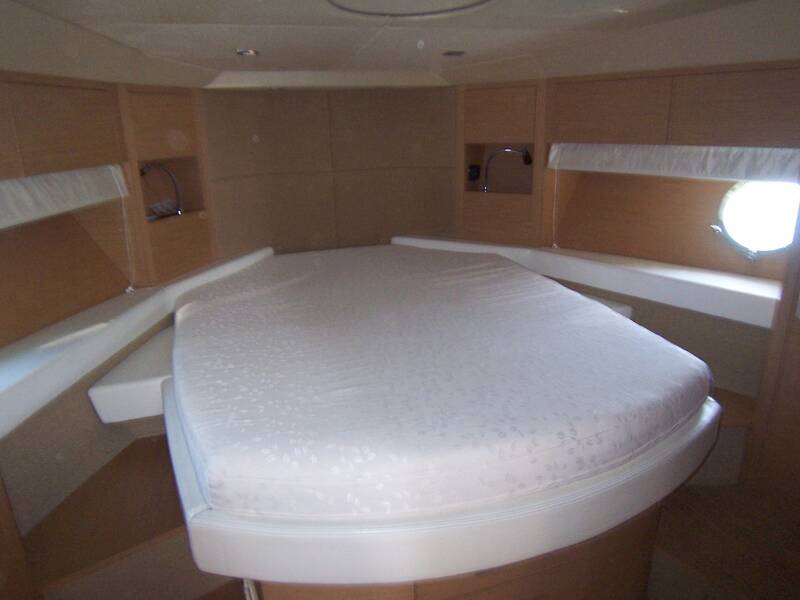 Bow cabin