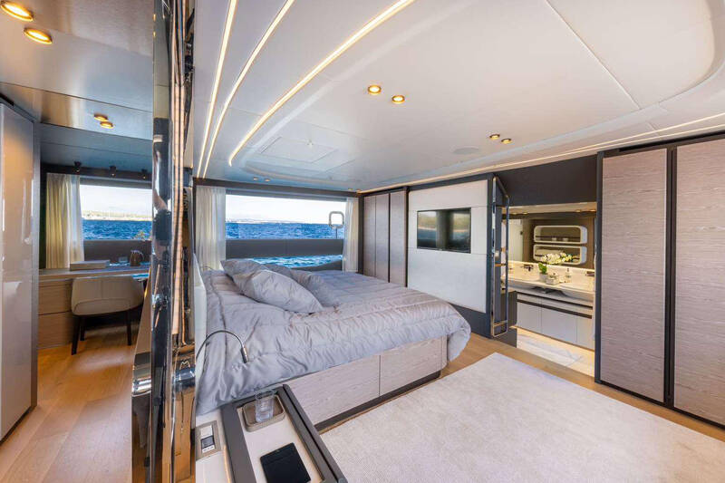 Master suit on main deck