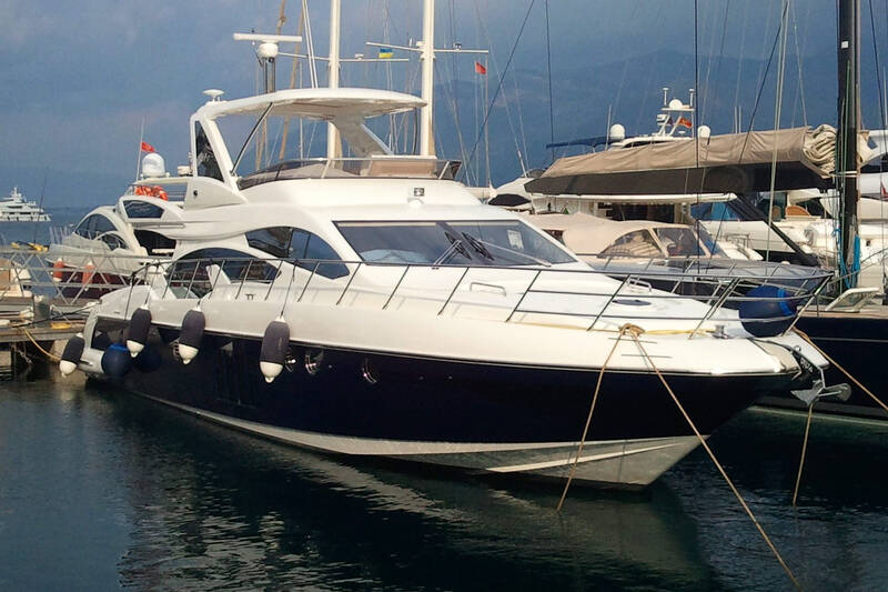 Exterior Azimut 64 2013