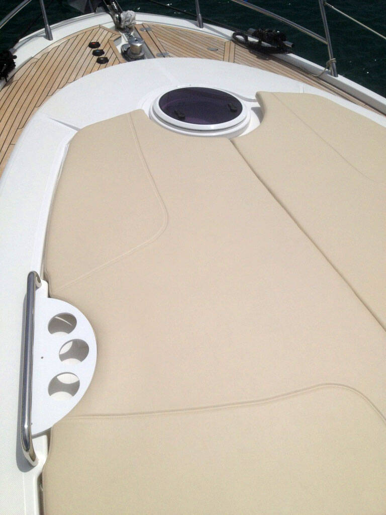 Sun pad cushions on bow