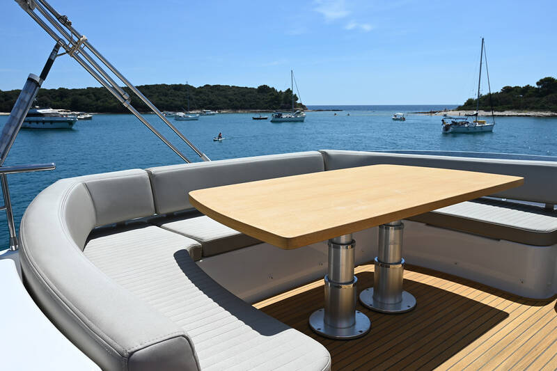 Dining area on flybridge