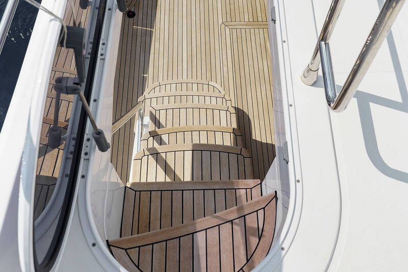 Steps to cockpit