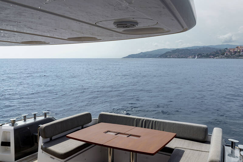 Dining area on cockpit