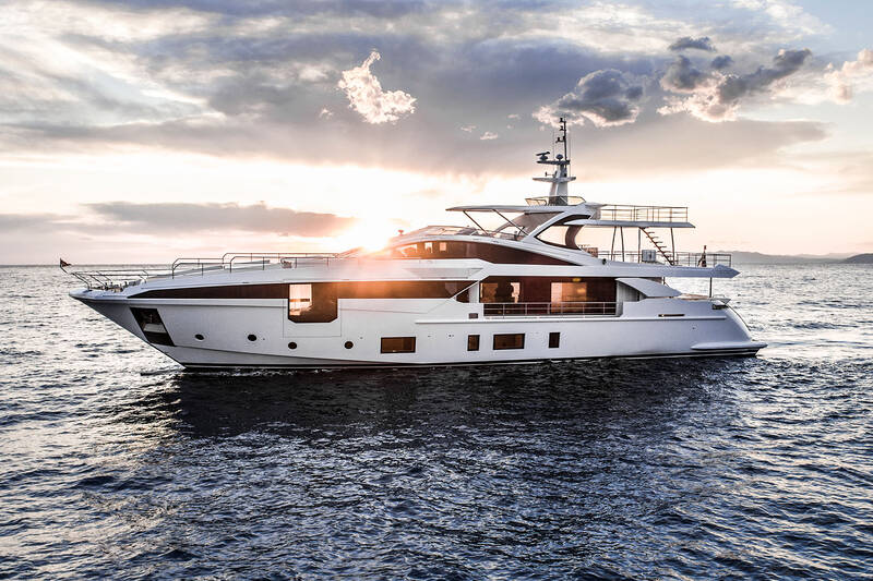 Екстер'єр Azimut Grande 35 METRI