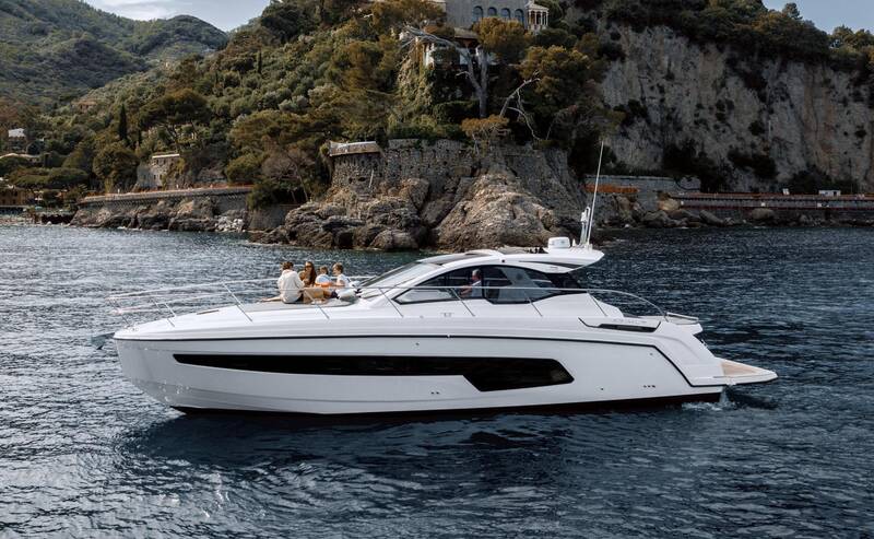 Azimut Atlantis 45 Exterior