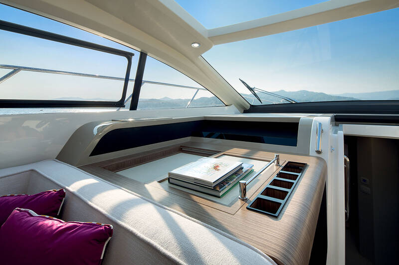 Salon on the main deck (Coupe version)