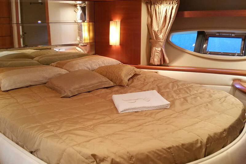 Bow VIP cabin