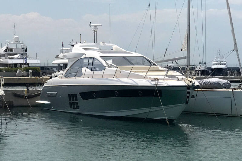 Exterior Azimut 55S-76 2016