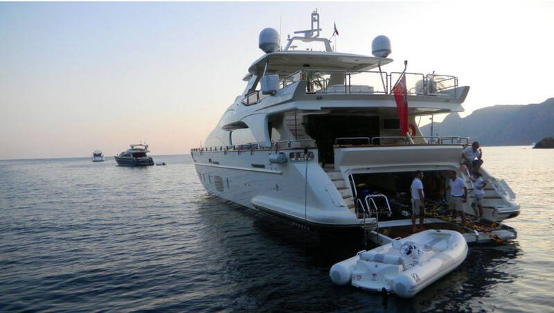 Exterior Azimut 105 - 2008 / 2012