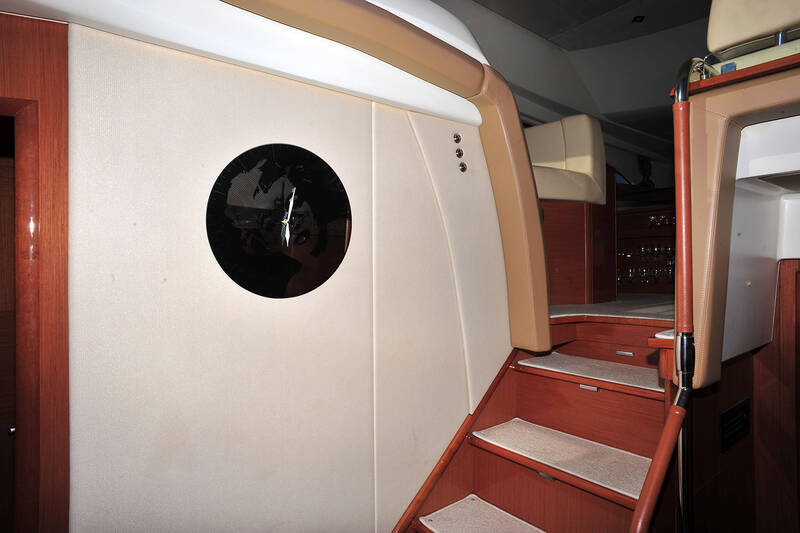 The way to the lower deck