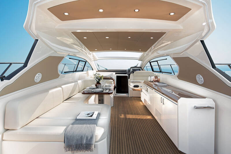 Salon on the main deck (Open version)