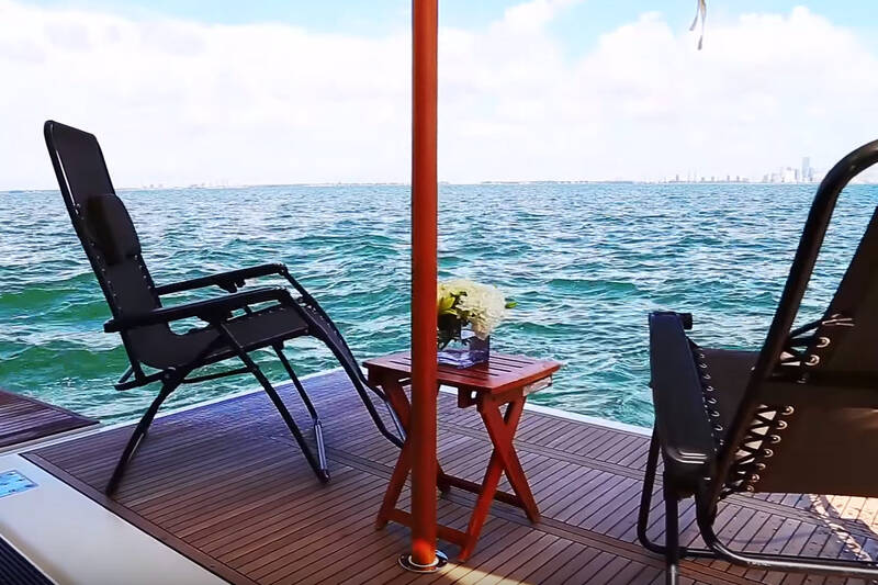 The aft lounge area on the retractable swimming platform