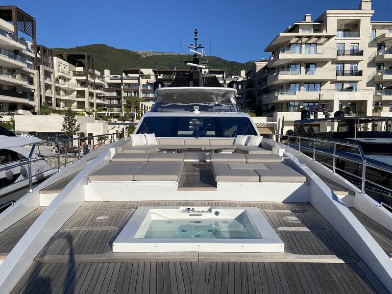 Bow deck