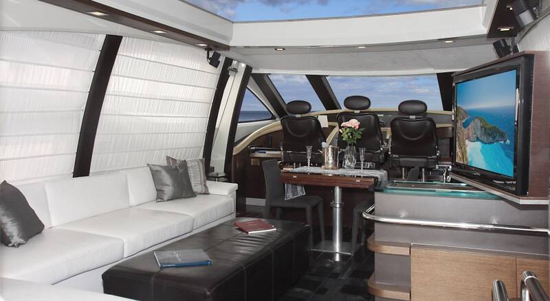 Relaxation area in salon with sliding hardtop section