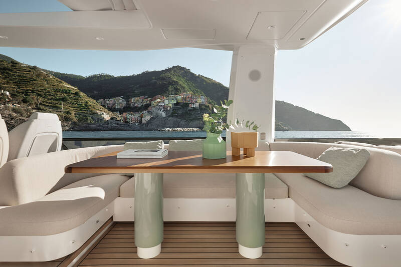 Dining area on flybridge