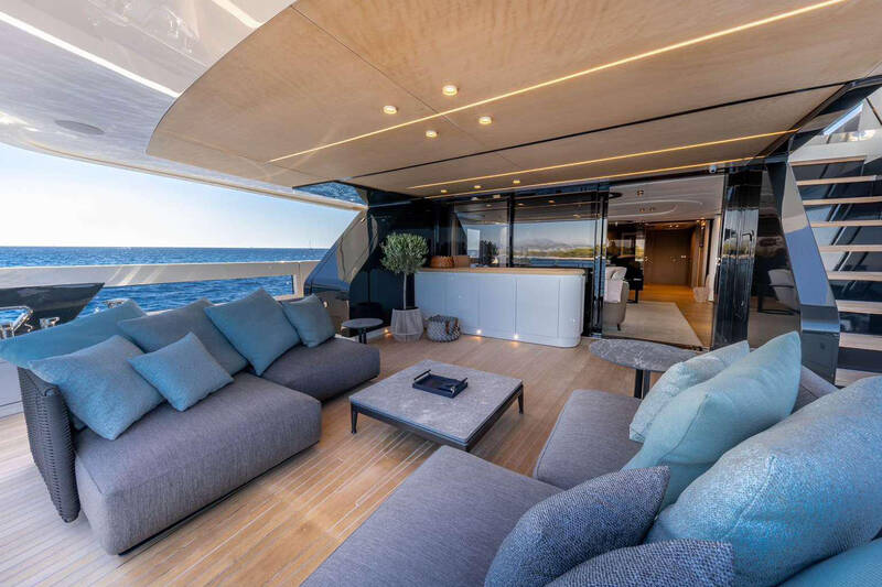 Lounge area on cockpit