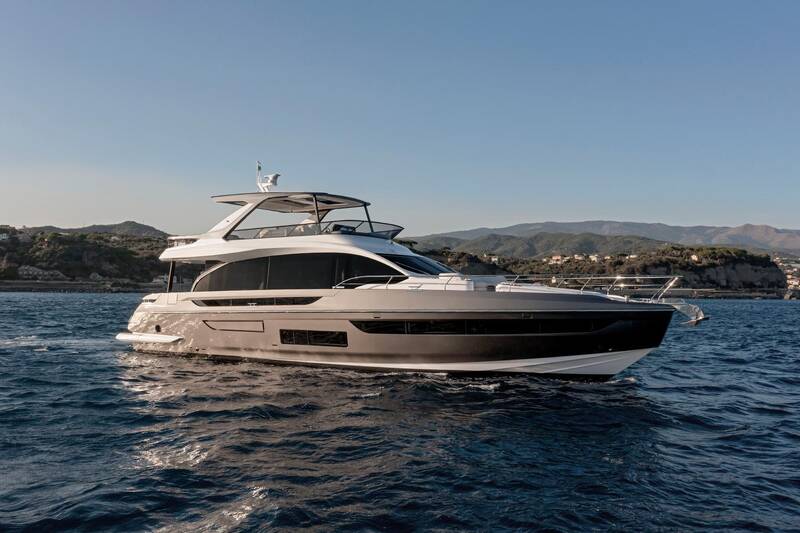 Exterior Azimut 72 Fly