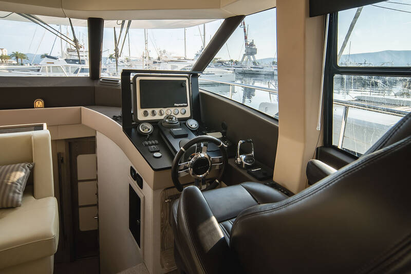 Main helm station