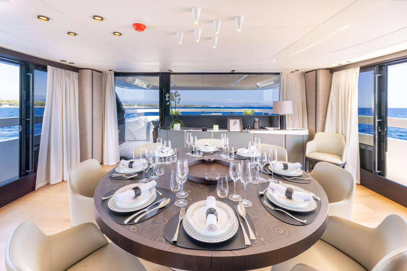 Dinette in upper deck salon